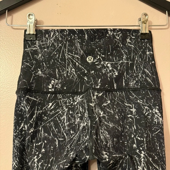 Lululemon Wunder Under Hi-Rise Tight Alouette Alpine White Black  Size 4 - Picture 9 of 10